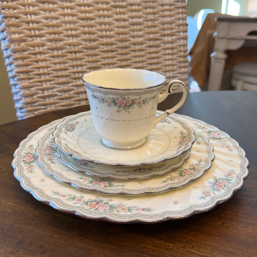 Noritake Bone China 4714 Knotttinghill